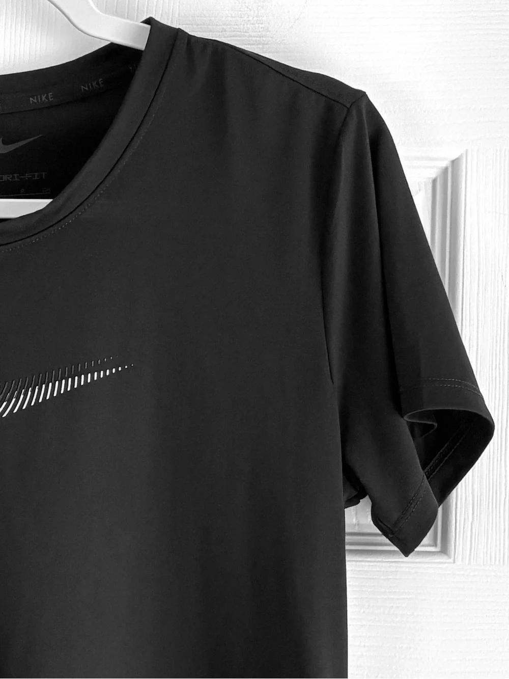 Nike Dri-FIT T Shirt Women’s S Black Short Sleeve Swoosh Logo Training Workout